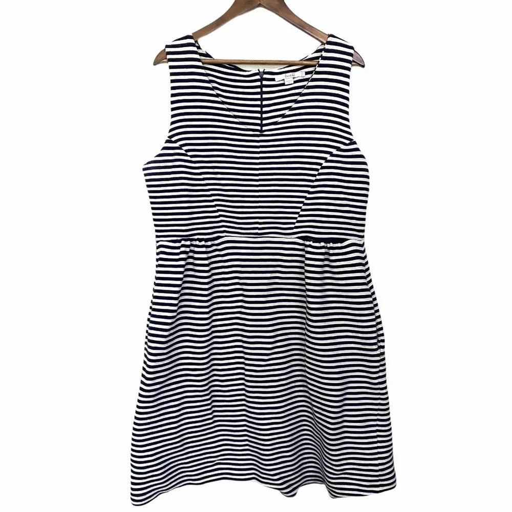 Boden navy and White Striped Dress - Picture 1 of 10